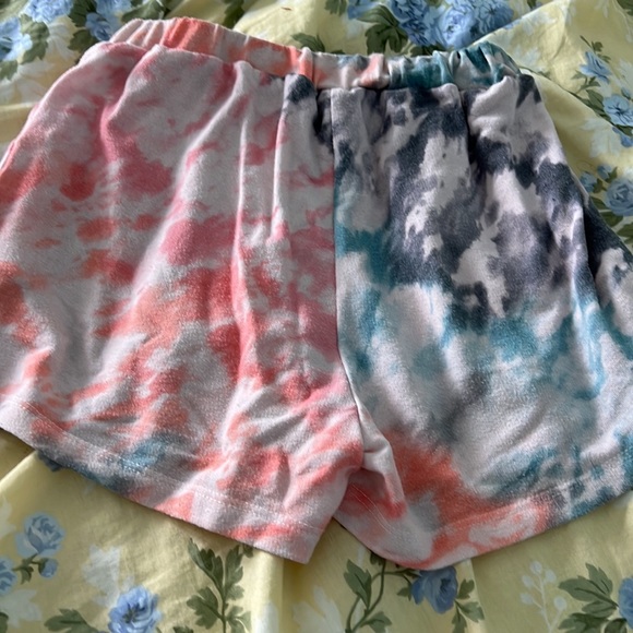 Shorts - Picture 2 of 2